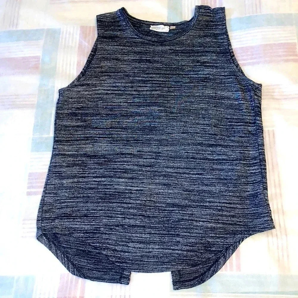 💋💄 Stylish 💄💋Top with Open  Back 💄💋